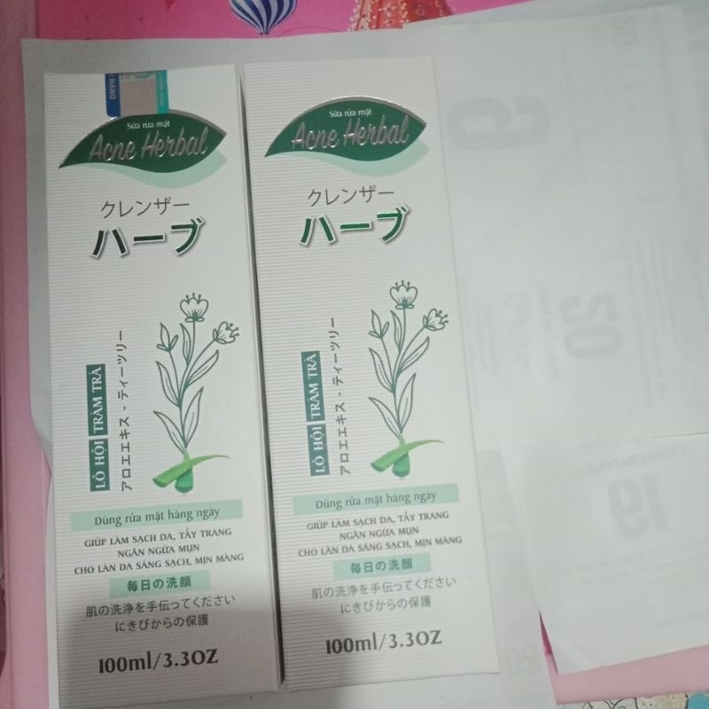 sữa rửa mặt Acne herbal tràm trà lô hội