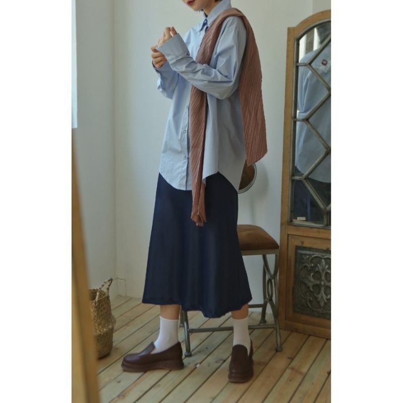 Chân váy lụa midi