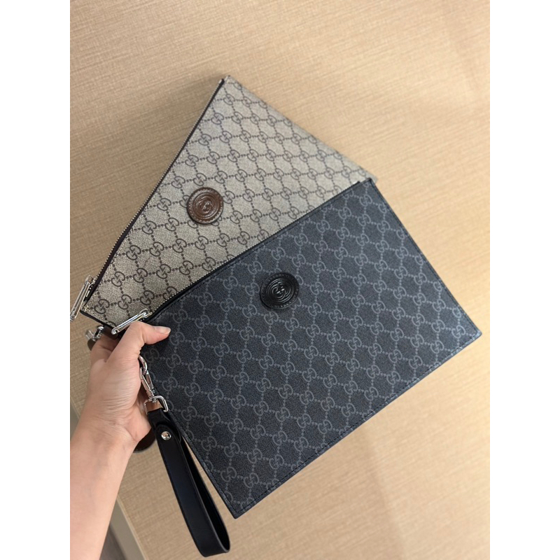 Vú clutch nam Chuchi đơn giản đẹp hạt dẻ hoạ tiết Ophidia fullbox code M366-30