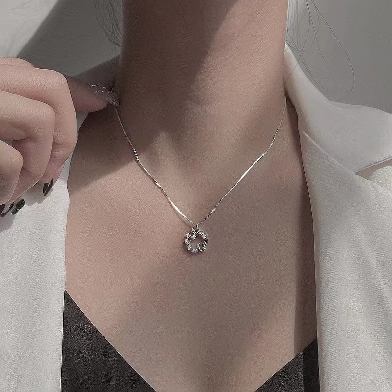 dây chuyền nữ vòng hoa đính đá mang lại may mắn phong cách Hàn Quốc