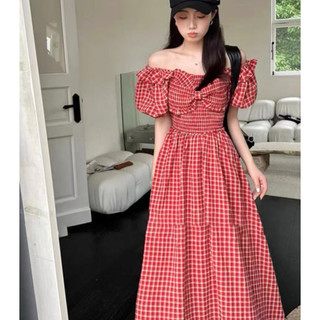 Váy l.y kẻ đỏ cổ trễn tay bồng nơ ngực to dáng dài