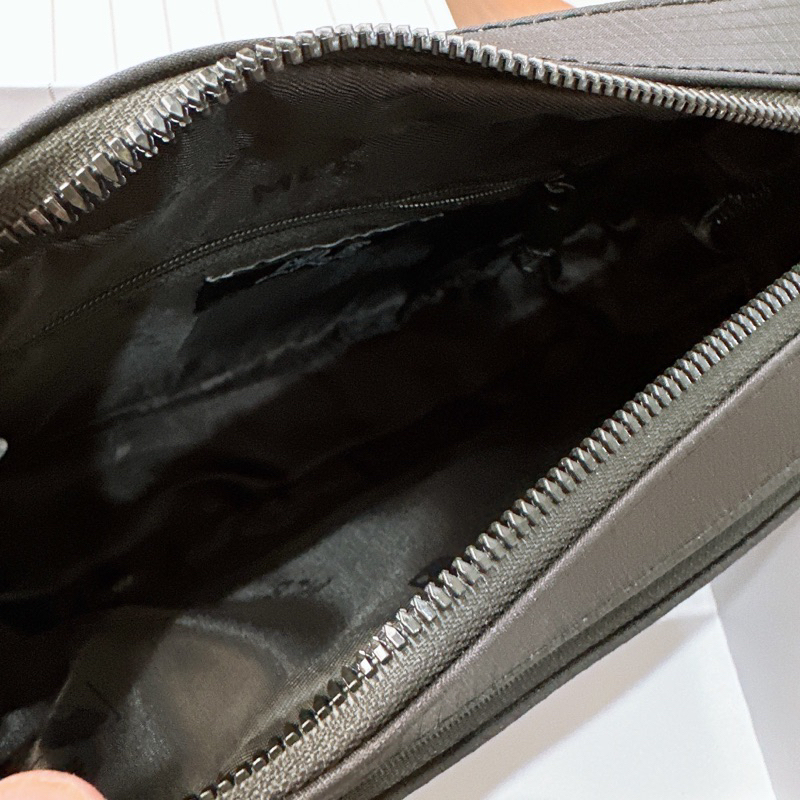 Túi đeo chéo NY new 2023 một màu đen lì - Có kèm ví nhỏ và dây vải đeo chéo - Fullbox như ảnh  size 24cm