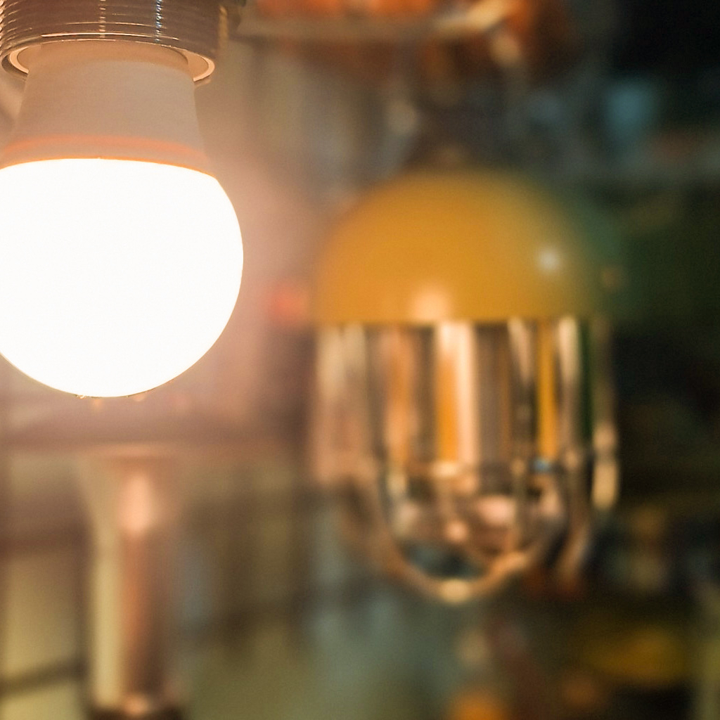 Bóng đèn led 12v 24v ánh sáng vàng vỏ nhựa, bóng led vàng dã ngoại cắm trại - Camping VietNam