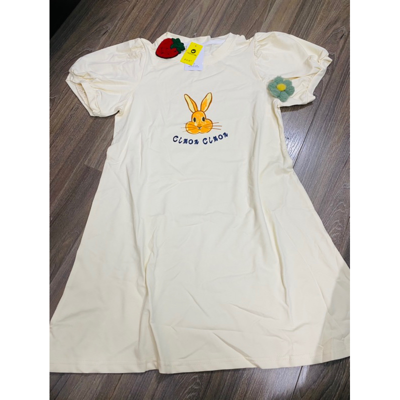 Váy bé gái sz 130 new