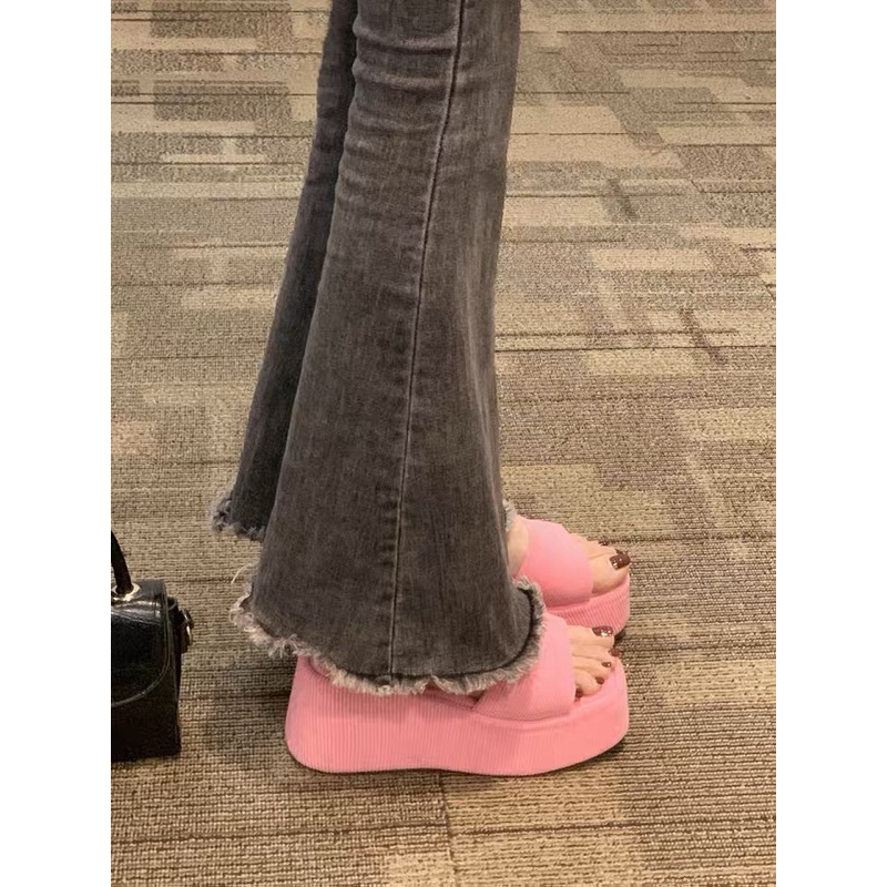 Sandal đế xuồng