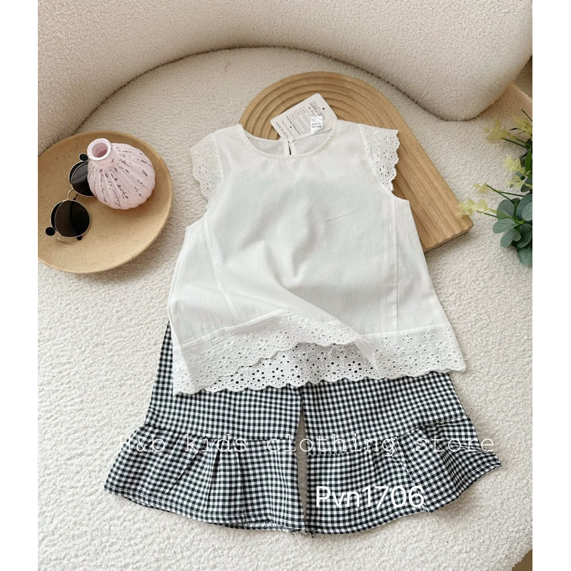 BG363- BỘ ÁO TRẮNG BABYDOLL QUẦN XUÔNG CARO NHỎ HB CHO BÉ