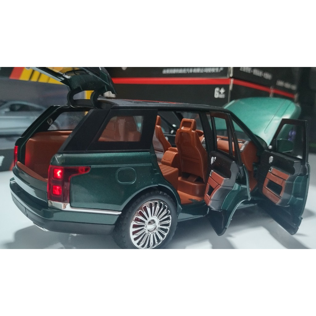 Mô hình xe Range Rover SUV tỉ lệ 1:24 hợp kim full tính năng âm thanh ánh sáng