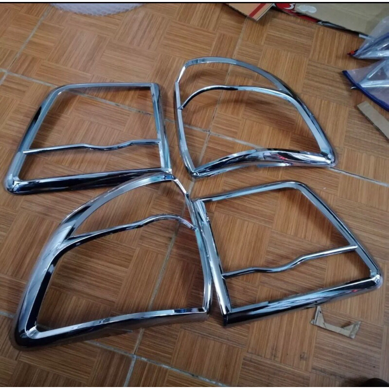 Bộ ốp viền đèn Pha mạ crom xe Toyota Fortuner 2012-2016
