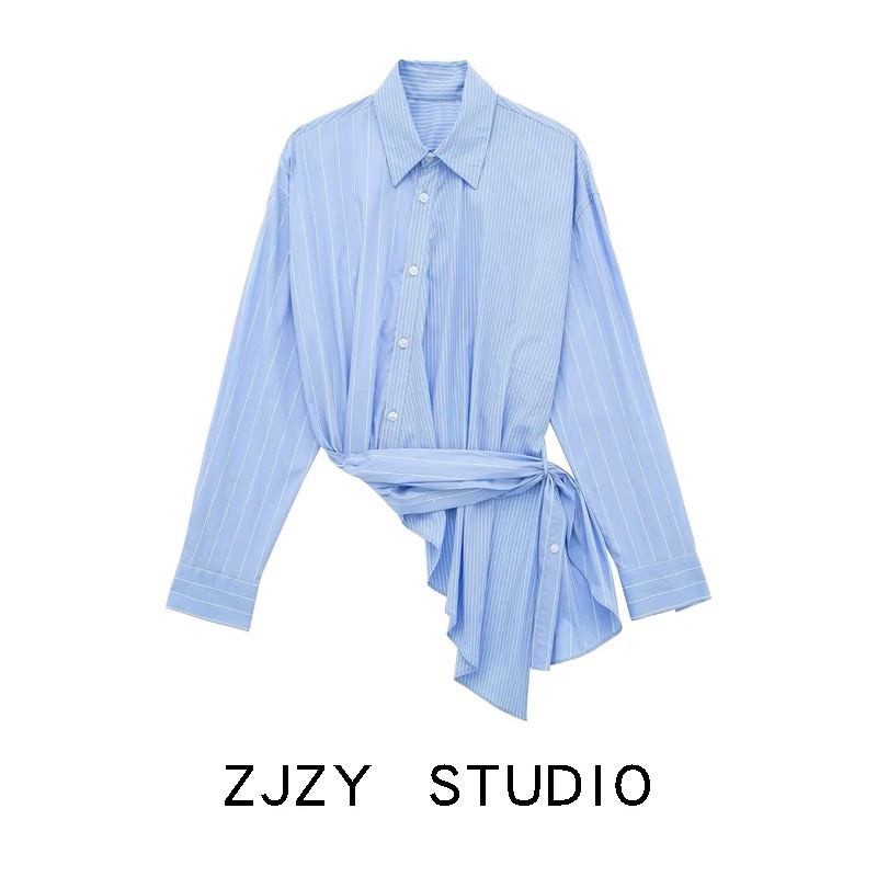 Áo sơ mi lệch eo + quần jean ống rộng