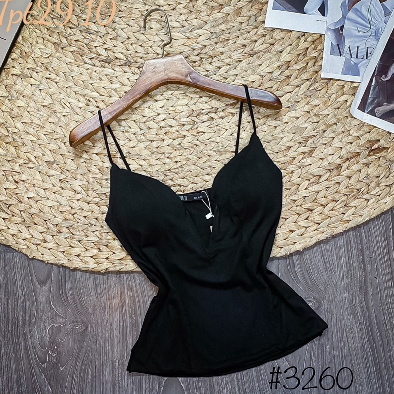 Áo Dây Croptop Cổ V Khoét Sâu Chất Borip Có Mút Ngực