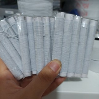 Chỉ chun màu trắng + màu đen cuộn nhỏ
