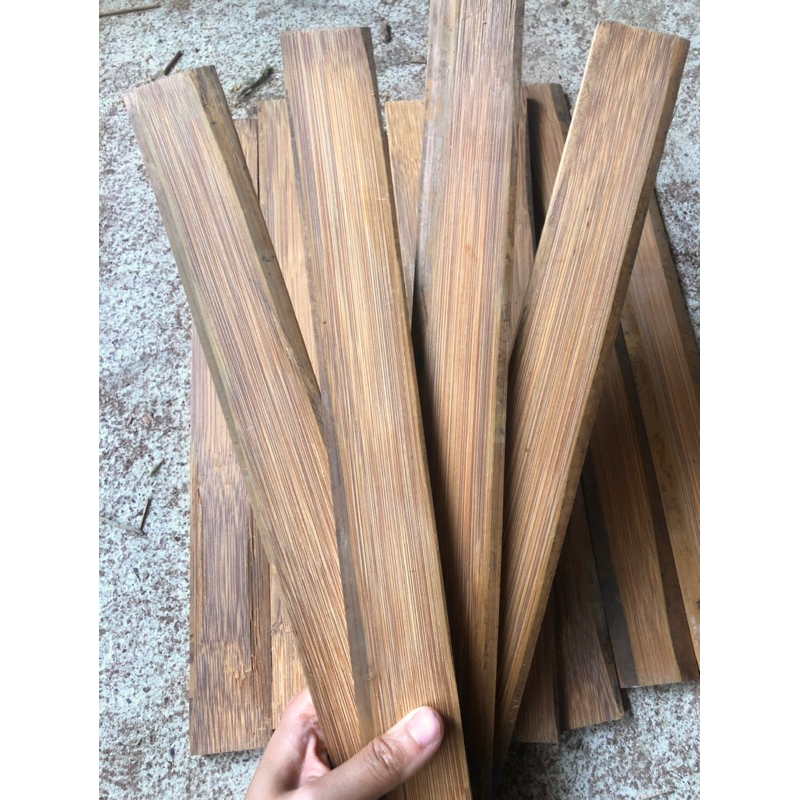 Thanh tre dày 6-8 li già nét từng tia thẳng XƯỞNG LỒNG HUYỀN AN