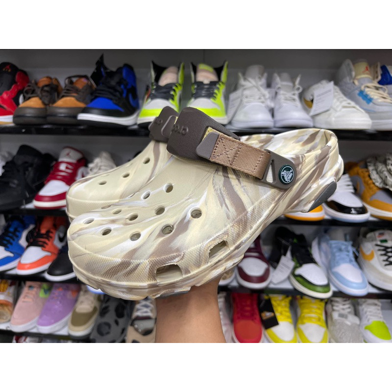 Crocs sục Croslite đúc