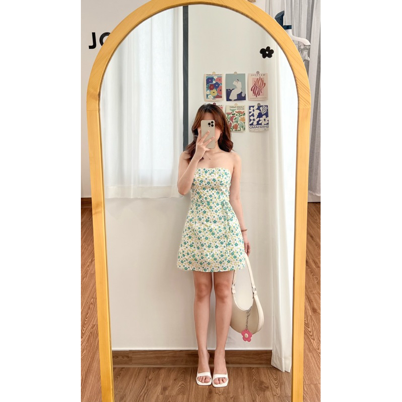 JOLIN | 𝐒𝐓𝐄𝐋𝐀 𝐃𝐑𝐄𝐒𝐒 - Đầm quây hoa nhí cúp ngực cột nơ ngay eo phom ngắn chữ A có bo chun sau lưng