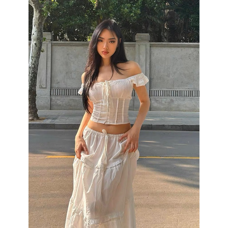Set áo trễ vai viền bèo chân váy midi dài xếp tầng trắng nhẹ nhàng