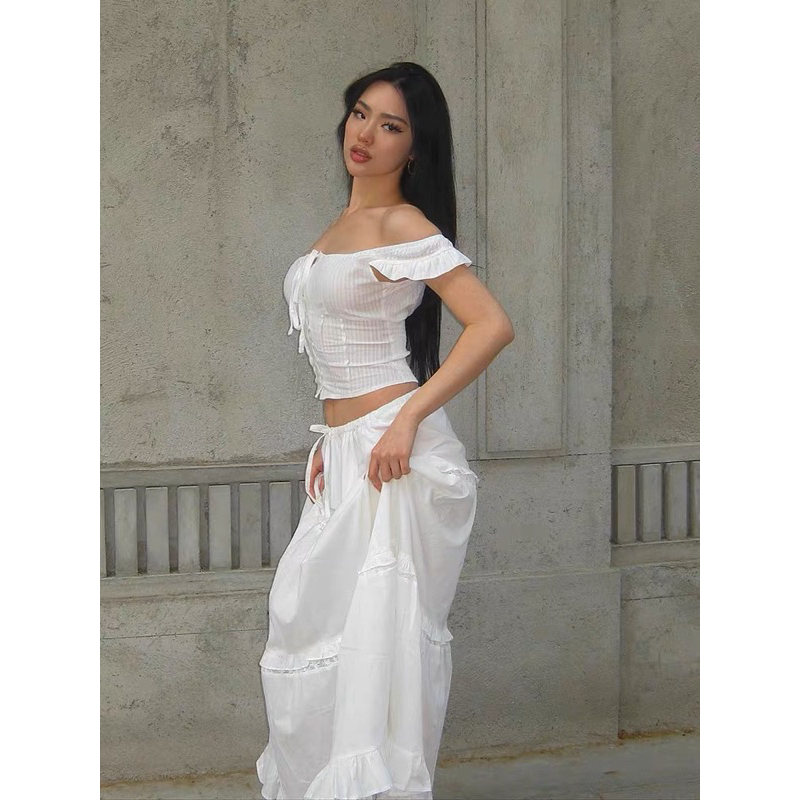 Set áo trễ vai viền bèo chân váy midi dài xếp tầng trắng nhẹ nhàng