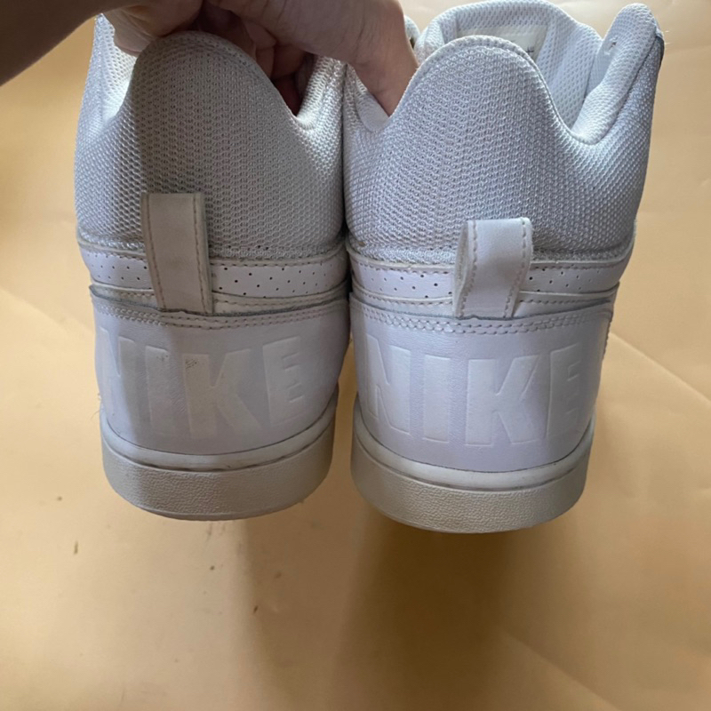 Giày chính hãng đã qua sử dụng