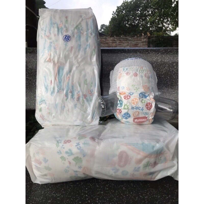 {freeship }Combo 50 miếng bỉm trần HUGGIES hàng mẫu công ty size m l xl. xxl. xxxl