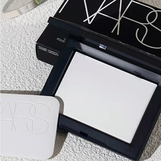 Phấn nén NARS Light Reflecting Setting Pressed Powder