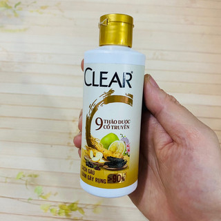 Chai dầu gội Clear thảo dược 70g