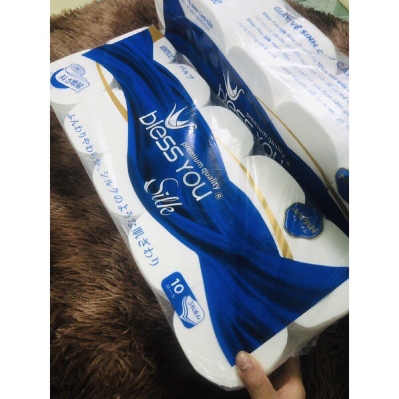 Giấy vệ sinh cao cấp Bless You Silk lốc 10 cuộn không lõi