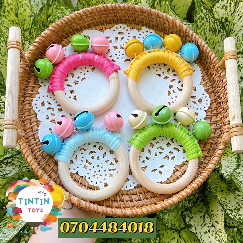 Đồ chơi lục lạc gỗ, lục lạc chuông, xúc xắc gỗ có chuông giúp em tập cầm nắm, phát triển thị giác