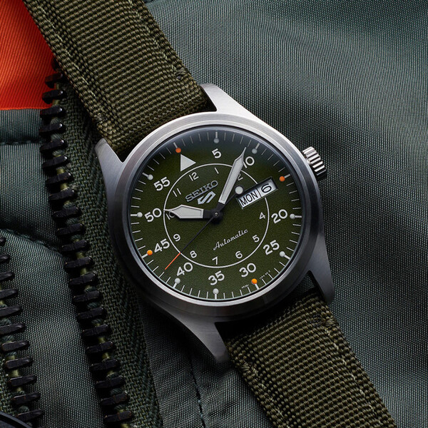 Đồng Hồ Nam SeiKo 5 SRPH29K1 Sports Watch Automatic - Mặt Kính Hardlex - Dây Vải Xanh Chính Hãng