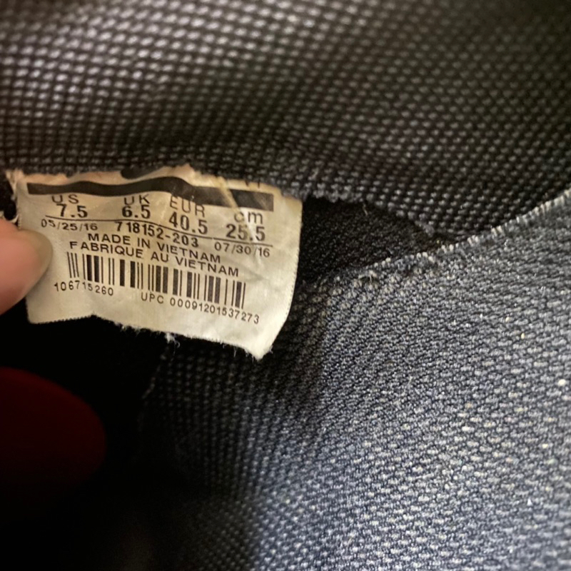 Giày chính hãng đã qua sử dụng