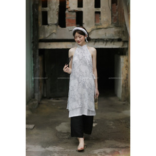 Áo Dài Sương Sáo  - Lengdeng.Collect | Áo dài cổ yếm dáng suông cách tân tà kép hoa đũi trắng đen Tủ đồ của Lèng Dèng