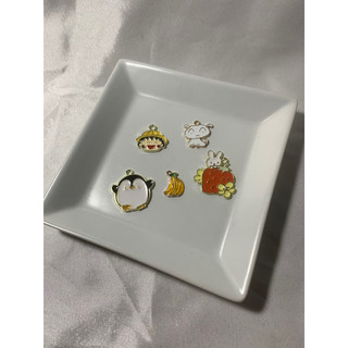 Mặt charm bất kì làm vòng tay