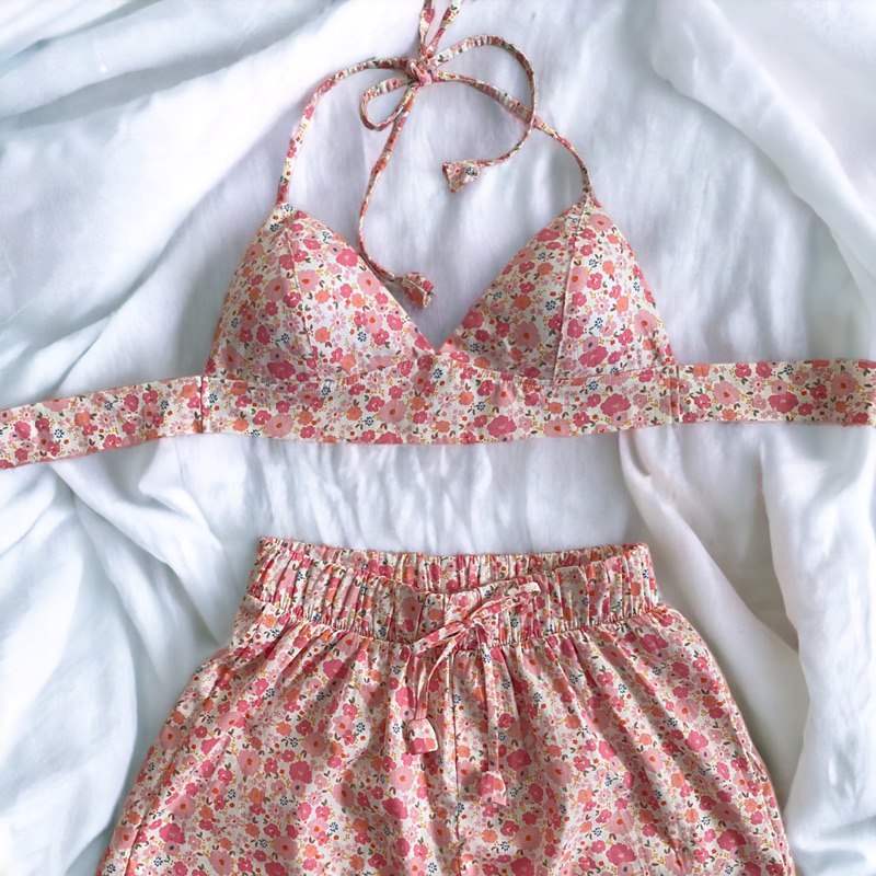 Sét đi biển hoa nhí có sẵn mút ngực