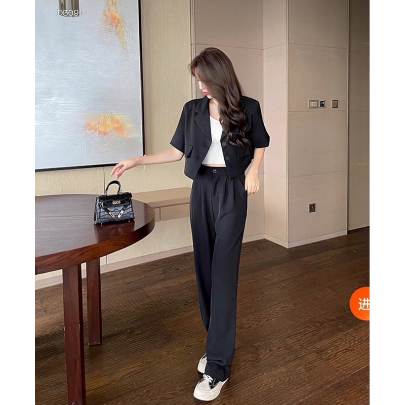 Áo cổ vest dáng ngắn, vạt áo tròn dễ thương