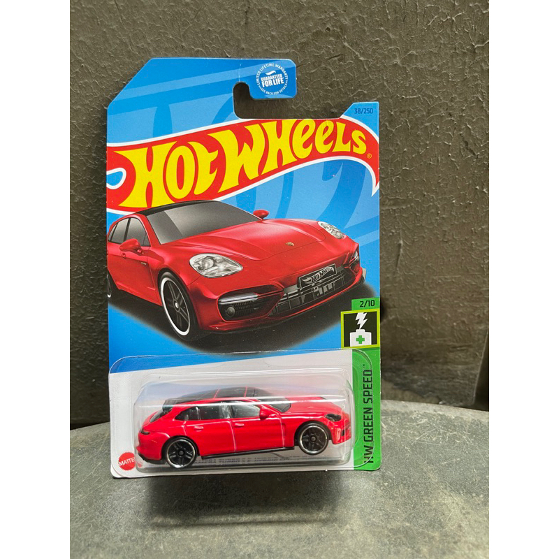 Xe mô hình đồ chơi Hotwheels cơ bản 1:64 - Porsche Panamera Turbo S E-Hybrid Sport Turismo