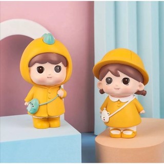 Tượng tô màu thạch cao em bé đeo cặp size 8cm
