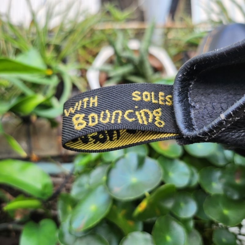 Giày boot da thật Dr.Martens AirWair AW008 da nguyên miếng vintage authentic 6UK size 39 - em và nắng