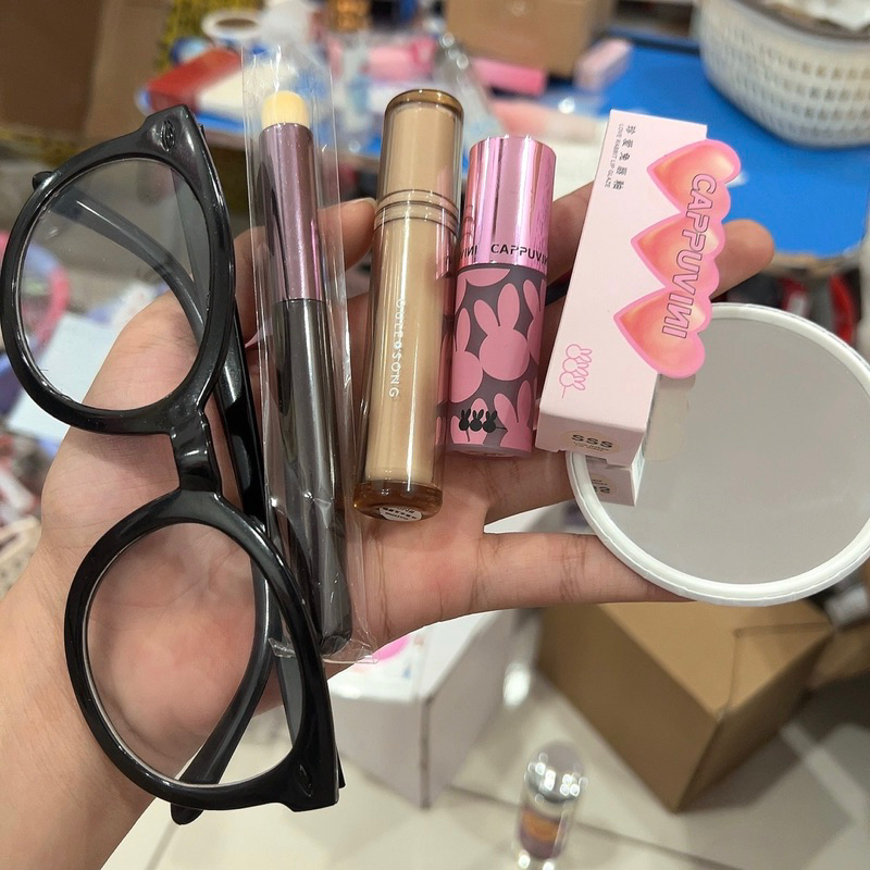 Set son 5 món: 2 son + kính + gương + cọ