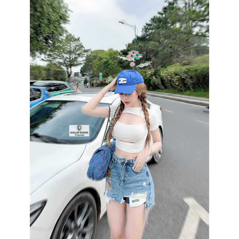 Áo croptop cộc tay khoét ngực siêu ngầu