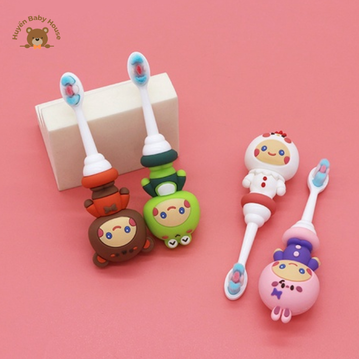 Bàn Chải Đánh Răng Trẻ Em Lông Mềm, Siêu Mịn Chăm Sóc Răng Miệng Cho Bé từ 2-10 Tuổi Hình Gấu Dễ Thương