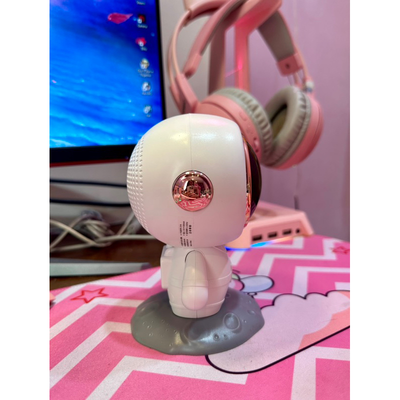 Loa phi hành gia Spaceman Version 2