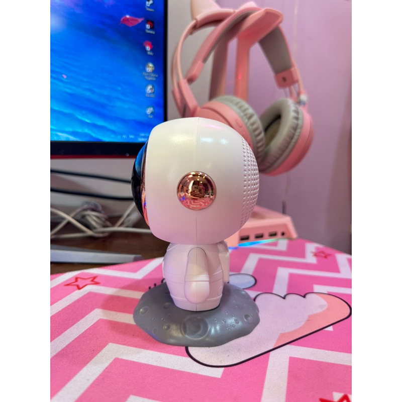 Loa phi hành gia Spaceman Version 2