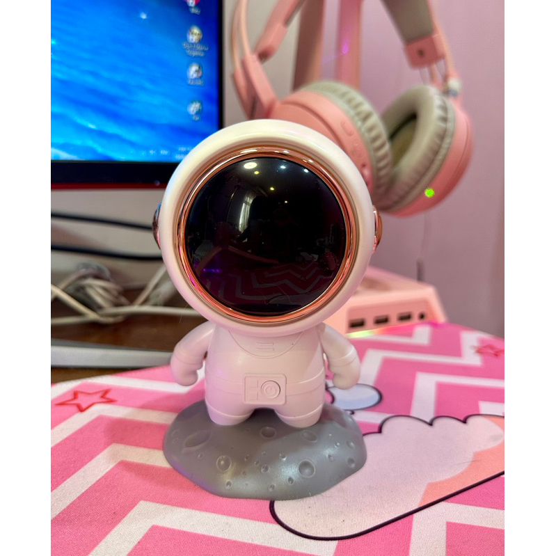 Loa phi hành gia Spaceman Version 2