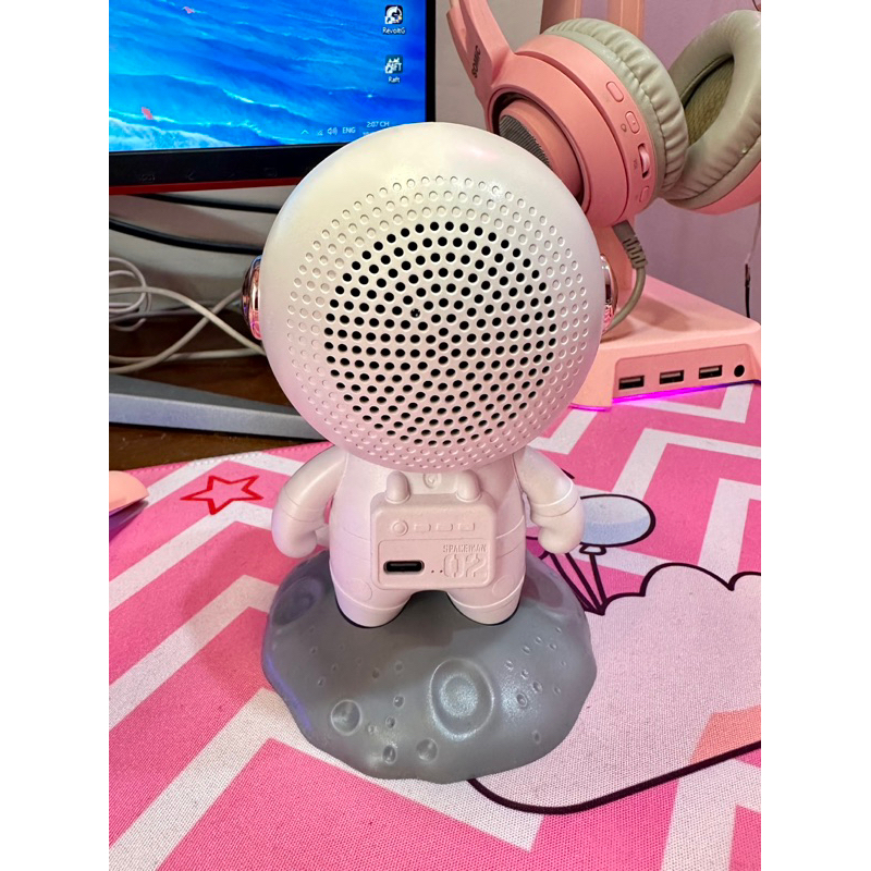 Loa phi hành gia Spaceman Version 2