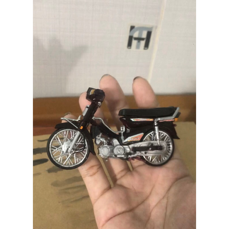 Mô hình Honda Dream II tỉ lệ 1:18 | Scale 1:18