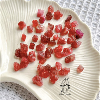 Spinel thô giác cạnh màu hồng đỏ vip, chất cao, đẹp 𝘀𝘂̛𝘂 𝘁𝗮̂̀𝗺, 𝗵𝗮𝗻𝗱𝗺𝗮𝗱𝗲, 𝗿𝗲𝗶𝗸𝗶, 𝘁𝗵𝗮𝗻𝗵 𝘁𝗮̂̉𝘆 𝘁𝗵𝗶𝗲̂̀𝗻 đ𝗶̣𝗻𝗵