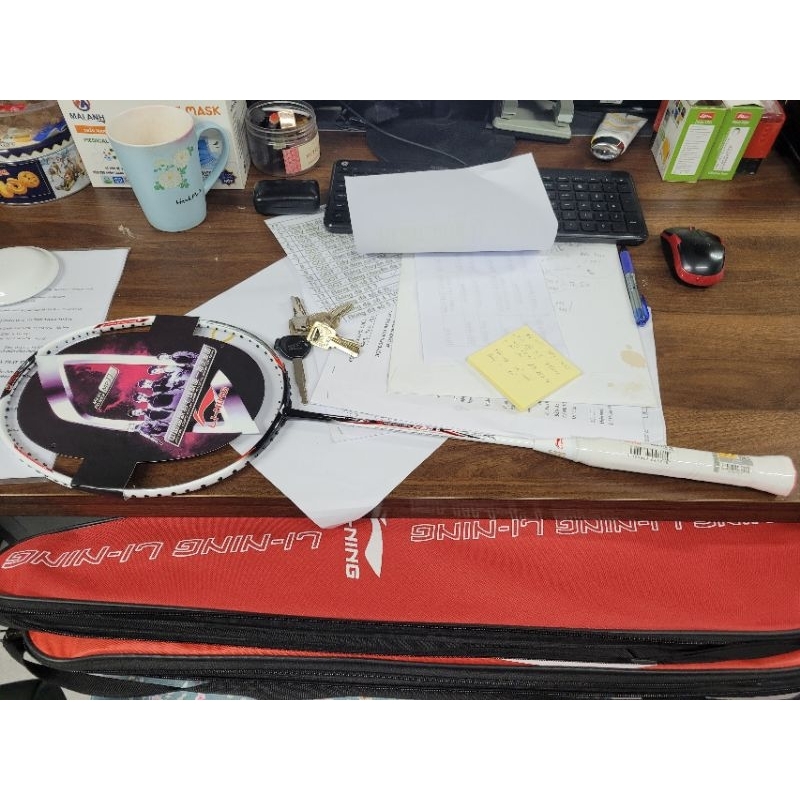 Vợt cầu lông lining khung cacbon căng từ 9-11 kg