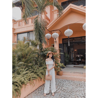 Jum hoa trễ vai