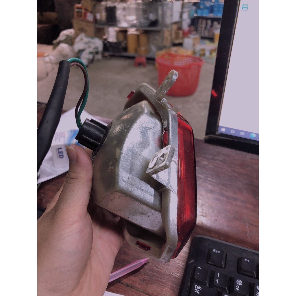 Đèn hậu xe điện Xmen