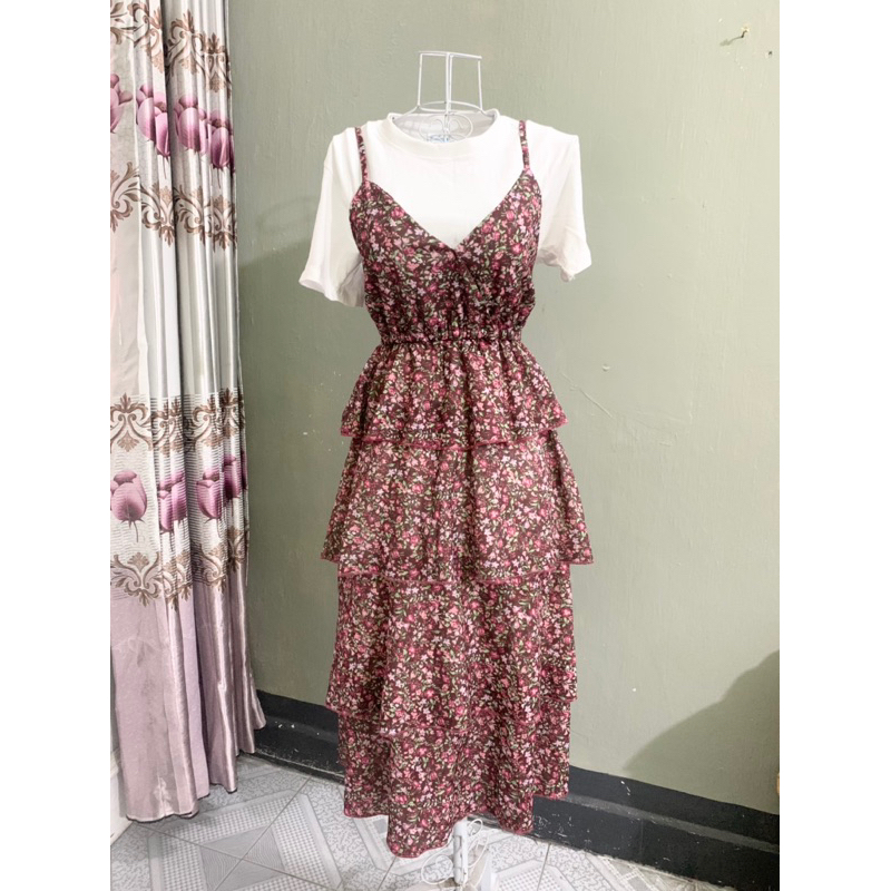 Váy yếm 3 tầng hoa nhí dễ thương