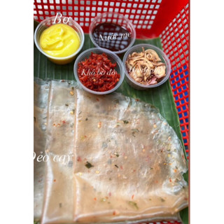 Bánh tráng dẻo cay phơi sương cuộn bò sốt me bơ béo ngay thơm ngon