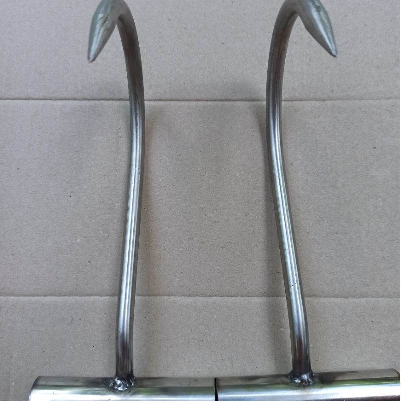 Cây móc nước đá inox  dài 25 cm cán inox
